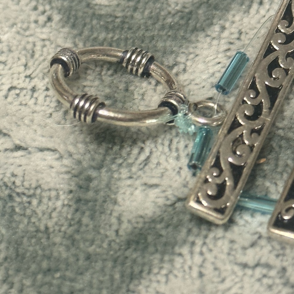 EUC Silver and Blue Crystal Toggle Bracelet - Picture 5 of 11